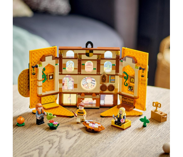 LEGO Harry Potter™ 76412 Flaga Hufflepuffu™ - 1091328 - zdjęcie 11